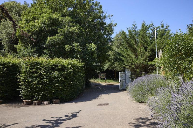 Grounds – Ingress Abbey