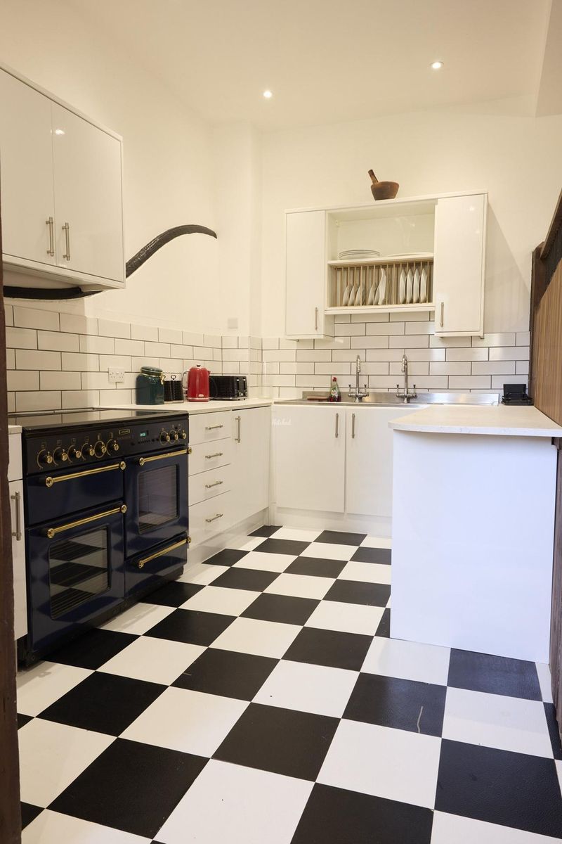 Coach House kitchen – Ingress Abbey