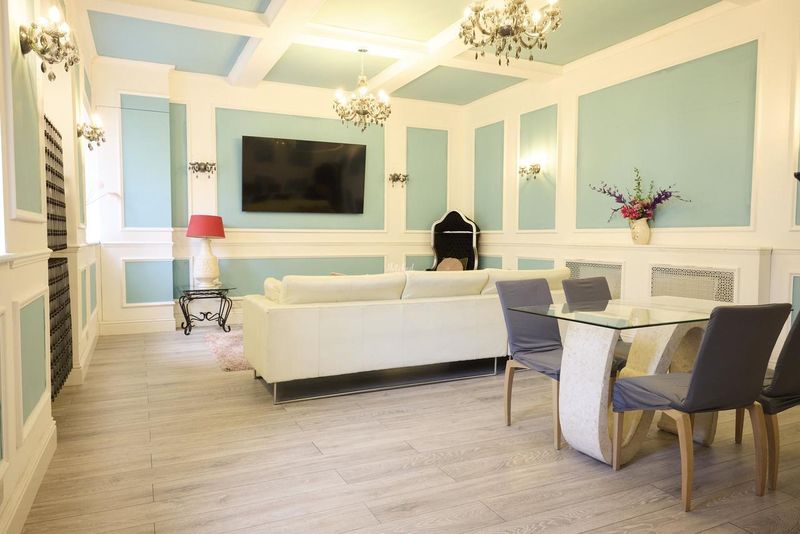 Coach House sitting room – Ingress Abbey